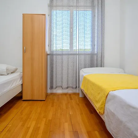 Sara * Vinišće