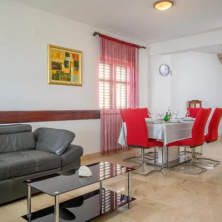 Apartman Sara *