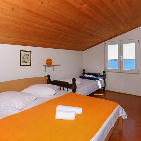Apartman Sara *