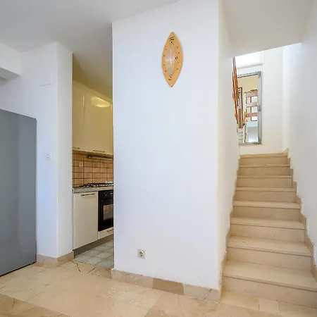 Sara Apartment *