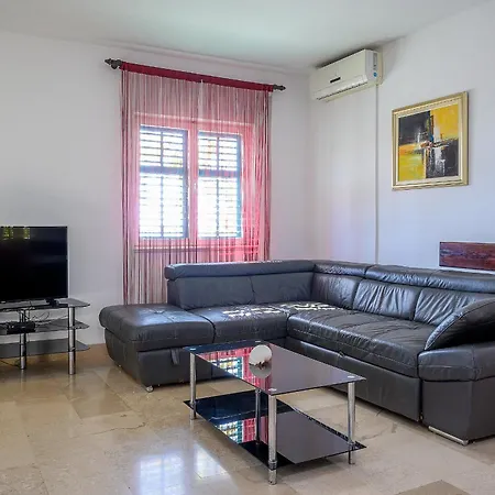 Apartment Sara Vinisce
