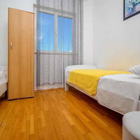 Sara Apartment *