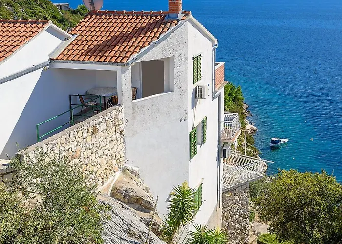 Apartman Sara *